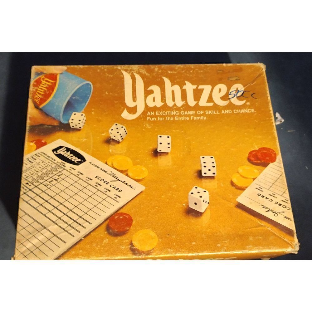 Yahtzee 2 In One Vintage 1975 Lowe Milton Bradley  Game Blue Cup !!!! Yahtzee Ch